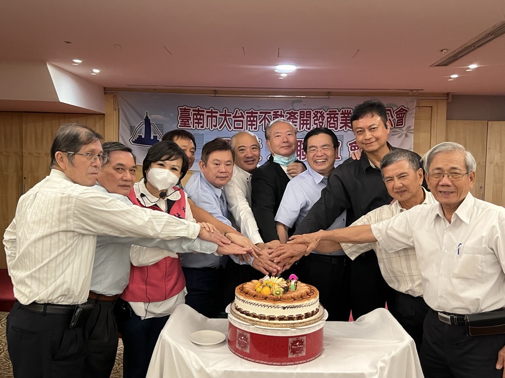 負責人聯誼會-負責人聯誼暨慶生餐會+建築二勢力聯誼 111-10-13 (10月)001